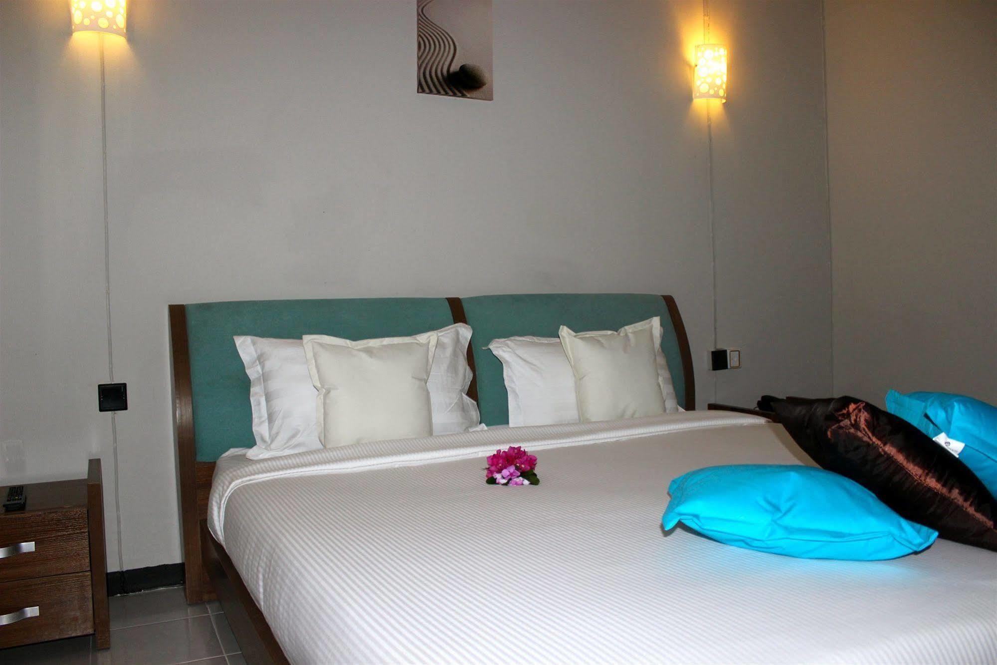 West Palm Inn Flic-en-Flacq Dış mekan fotoğraf