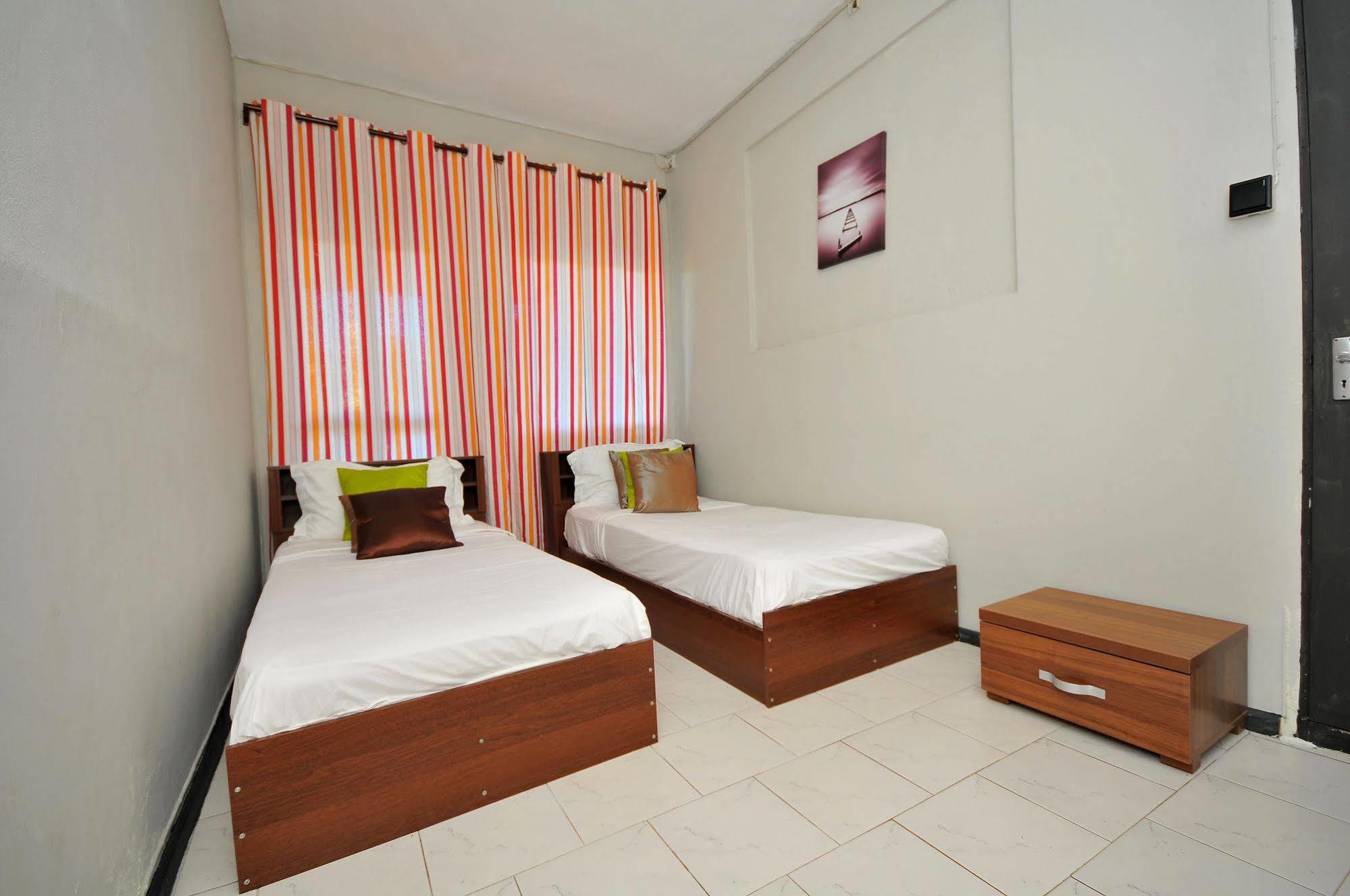 West Palm Inn Flic-en-Flacq Dış mekan fotoğraf