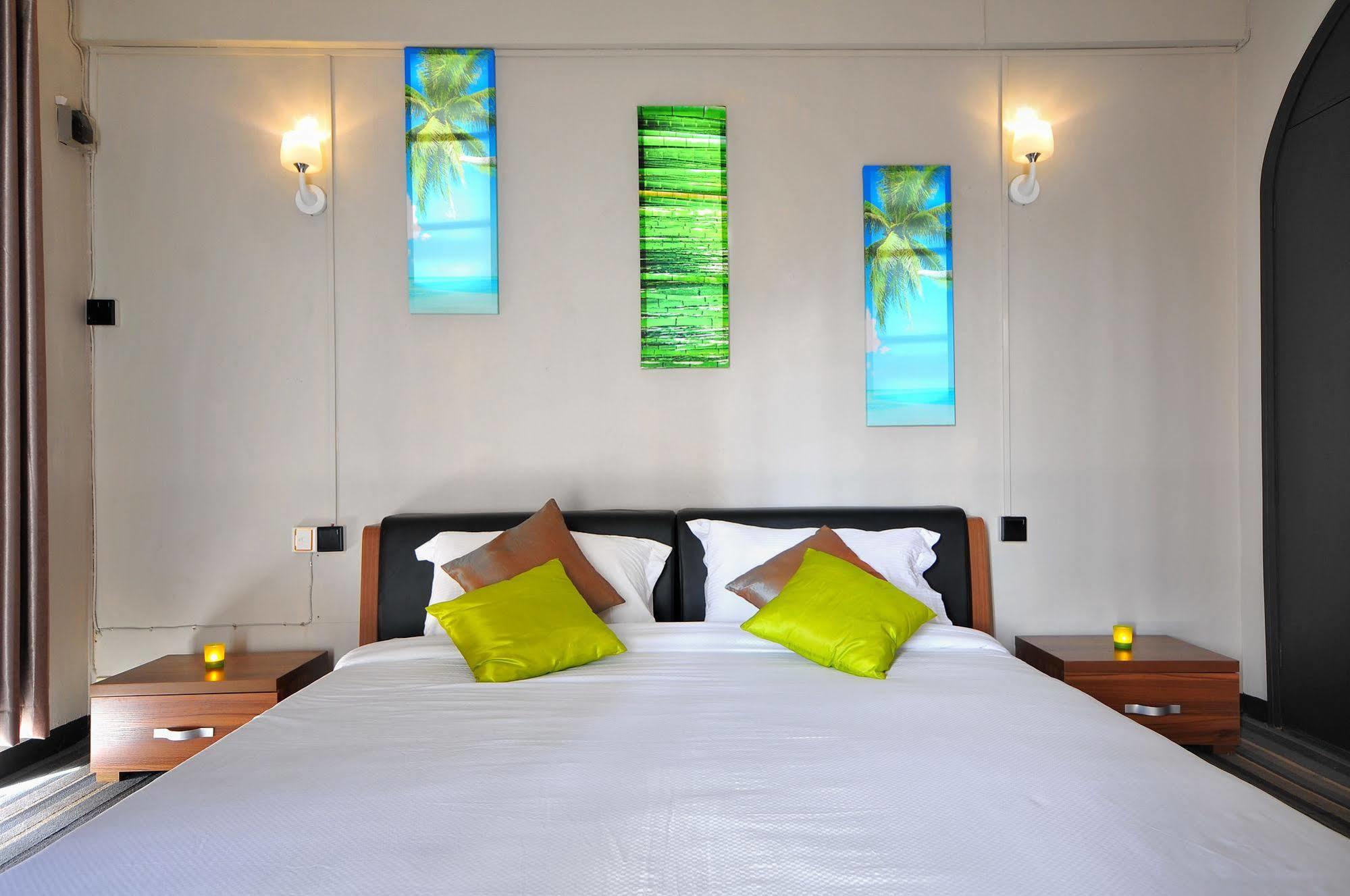 West Palm Inn Flic-en-Flacq Dış mekan fotoğraf
